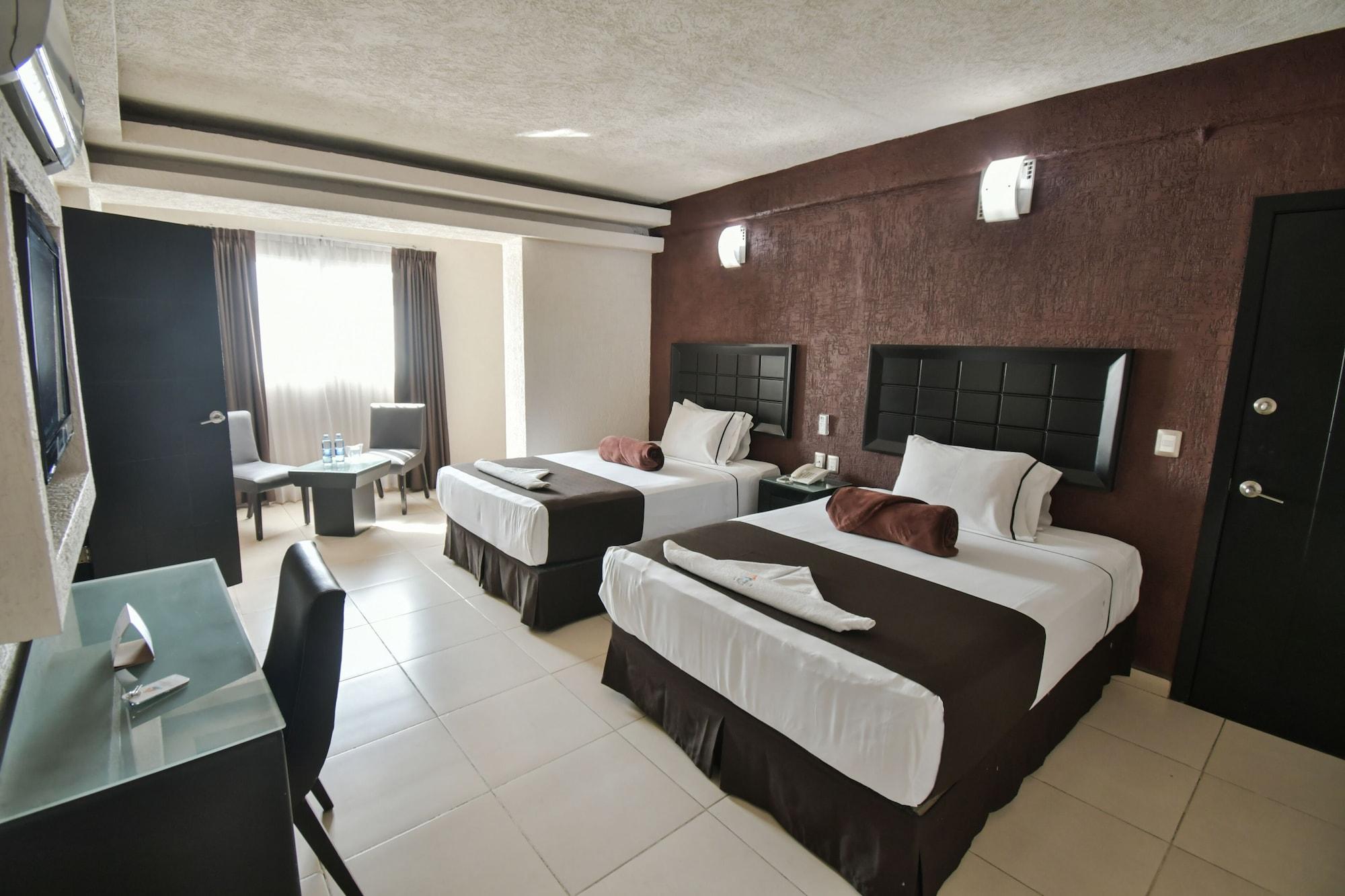 Hotel Portonovo Plaza Centro Гвадалахара Экстерьер фото