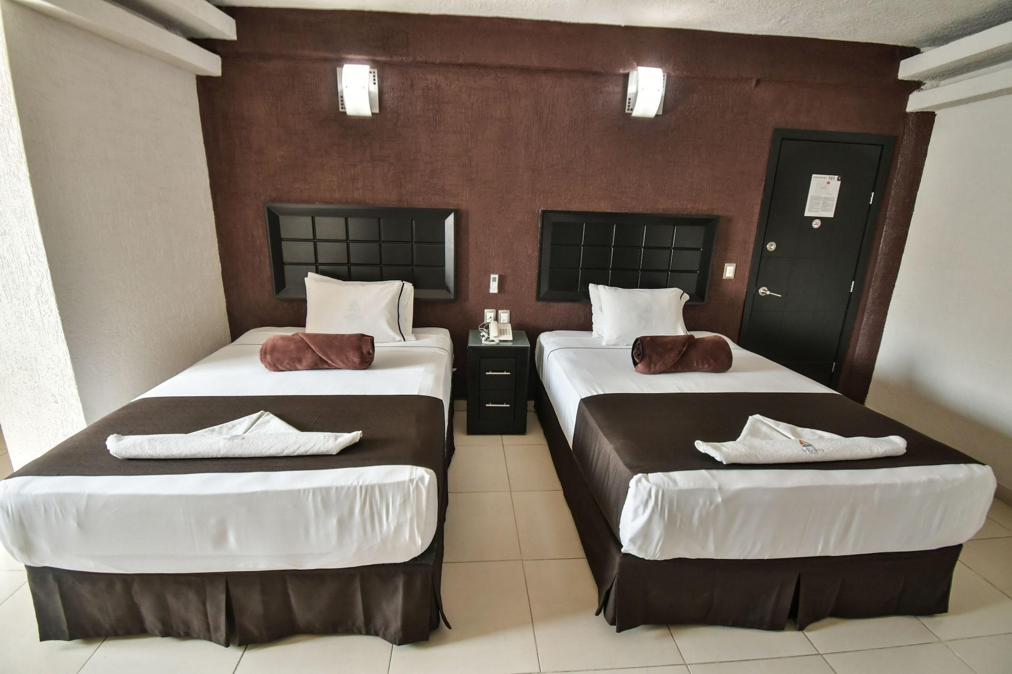 Hotel Portonovo Plaza Centro Гвадалахара Экстерьер фото