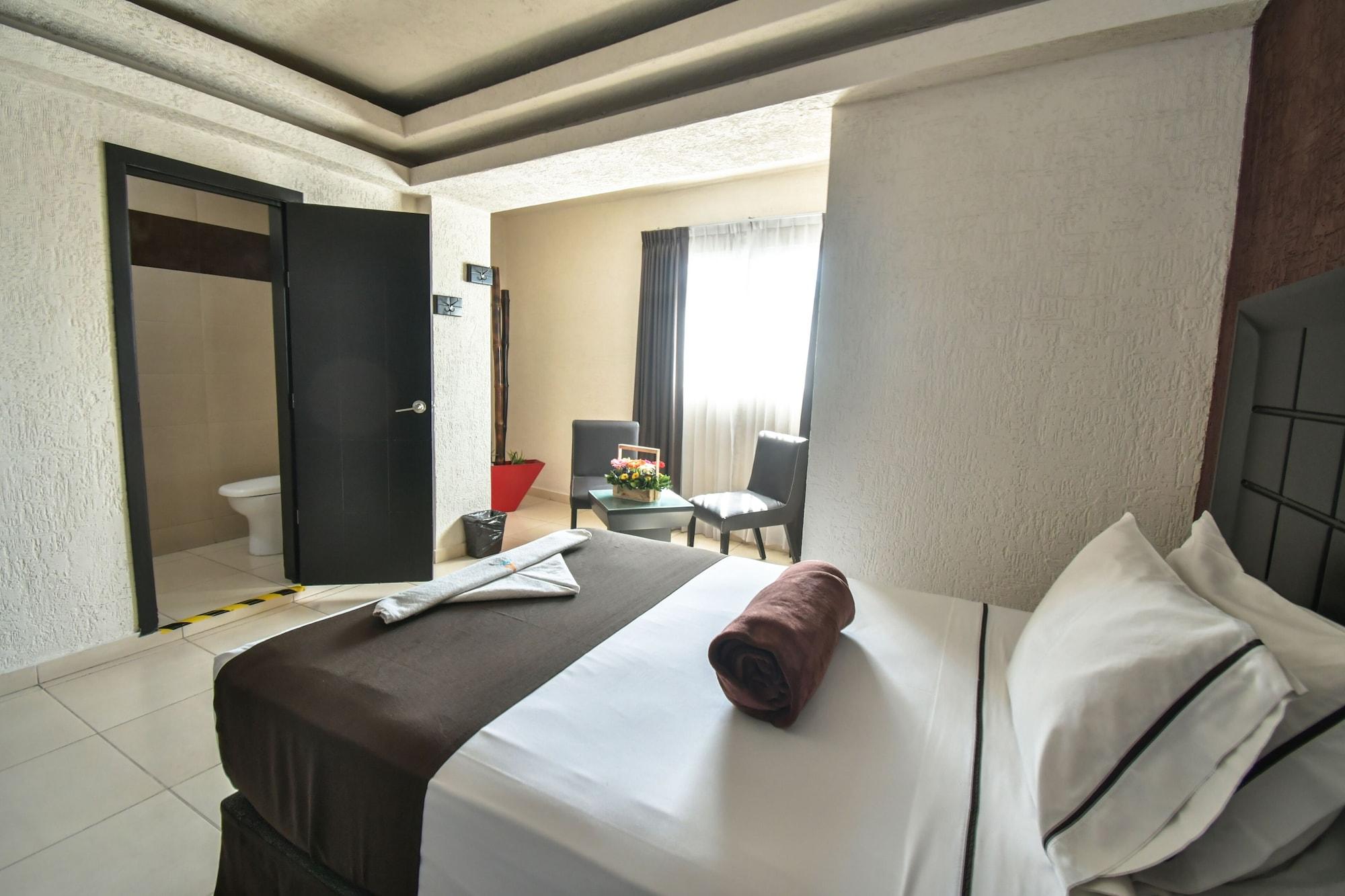 Hotel Portonovo Plaza Centro Гвадалахара Экстерьер фото
