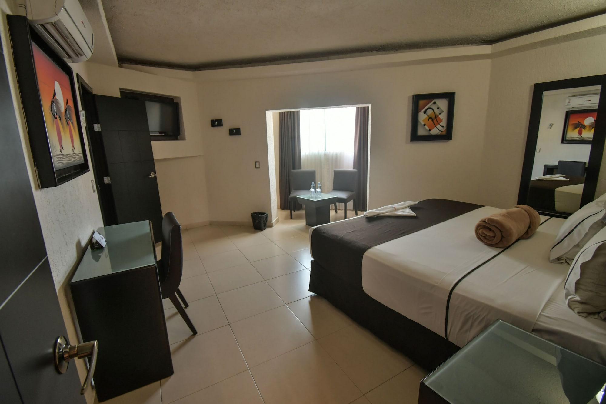 Hotel Portonovo Plaza Centro Гвадалахара Экстерьер фото