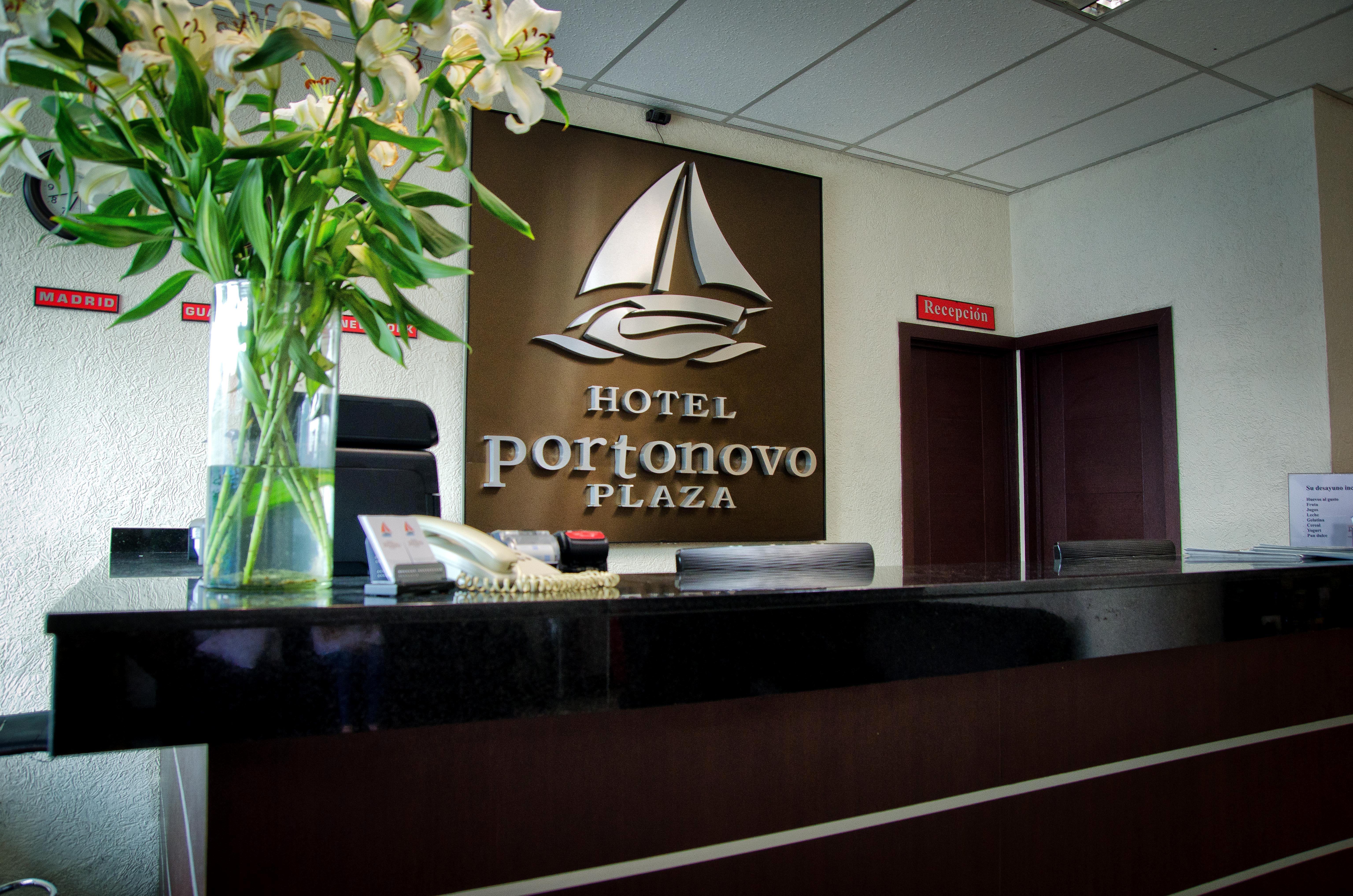 Hotel Portonovo Plaza Centro Гвадалахара Экстерьер фото