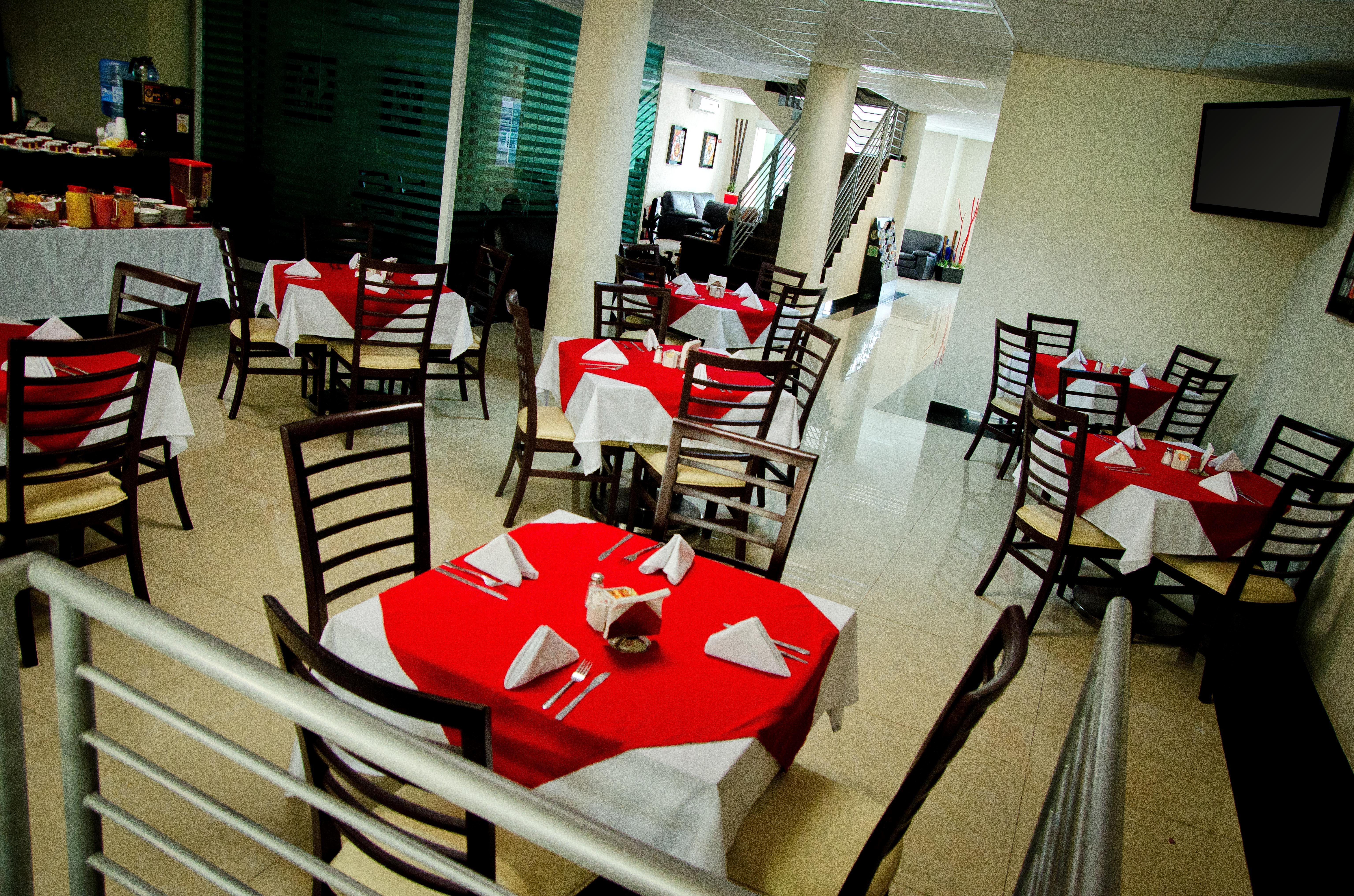 Hotel Portonovo Plaza Centro Гвадалахара Экстерьер фото