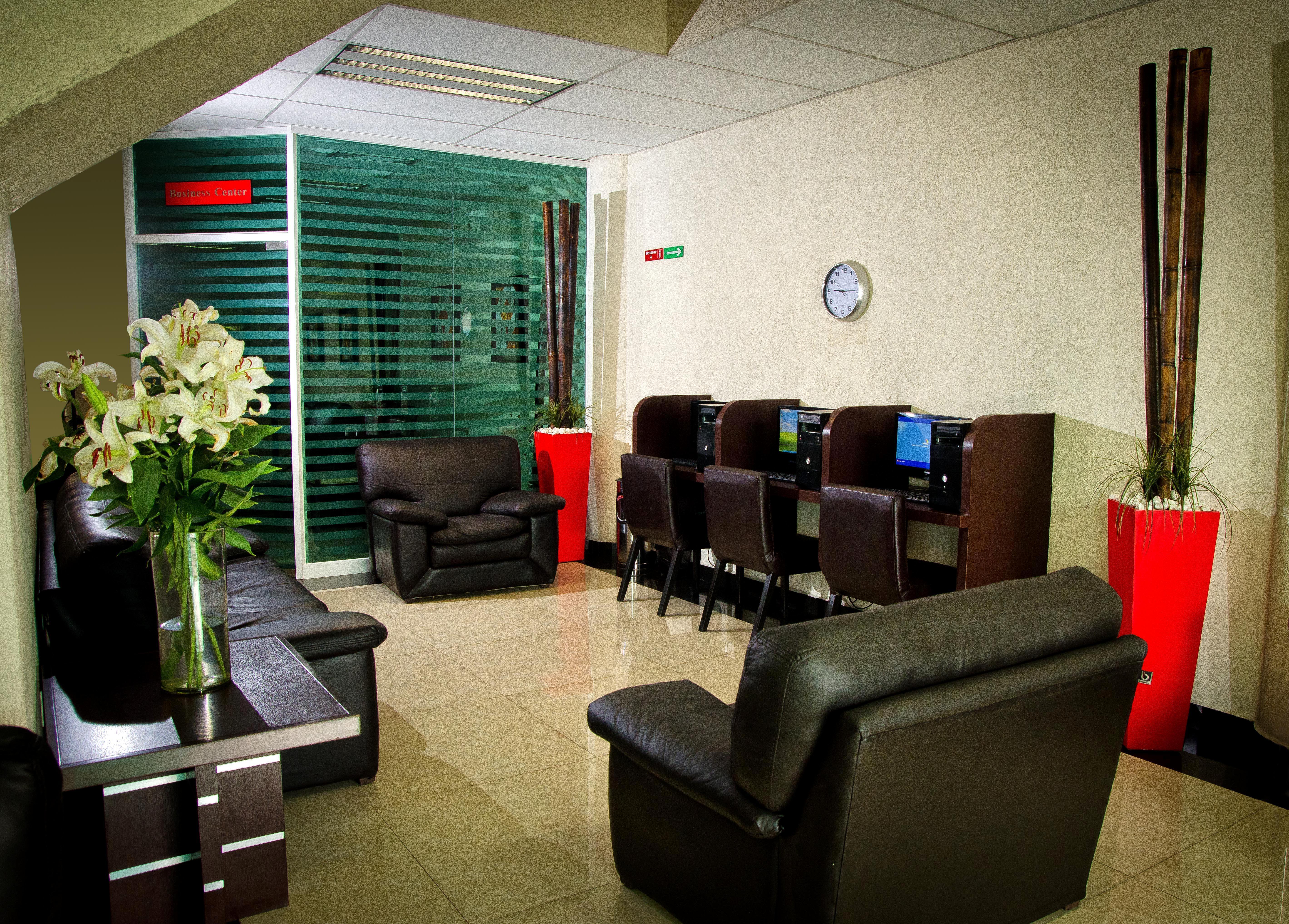 Hotel Portonovo Plaza Centro Гвадалахара Экстерьер фото