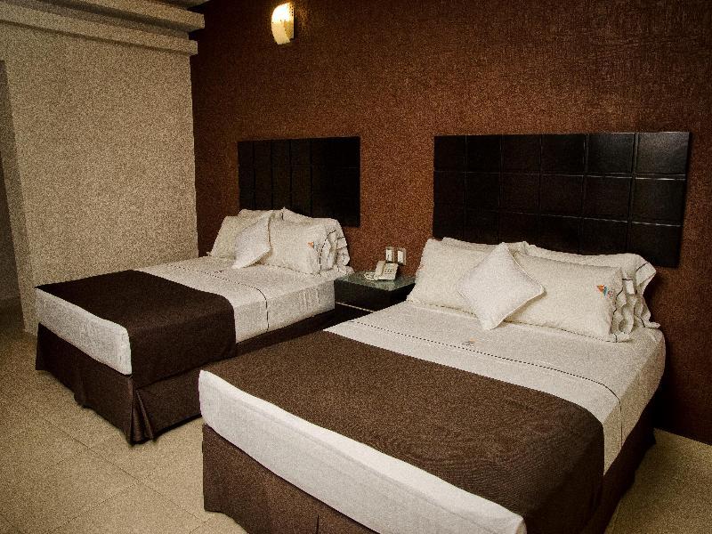 Hotel Portonovo Plaza Centro Гвадалахара Экстерьер фото